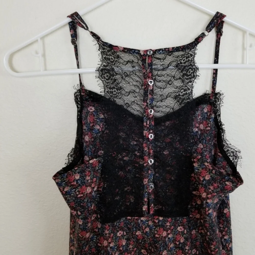 Hollister| floral print slip dress w lace detail - Picture 5 of 6